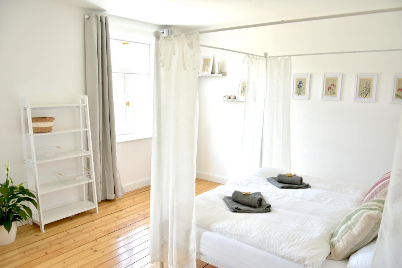 White Midsommar - Stilvolle Wohnung, 3 Schlafzimmer, Wohnzimmer, Kueche Ландсгут Екстер'єр фото
