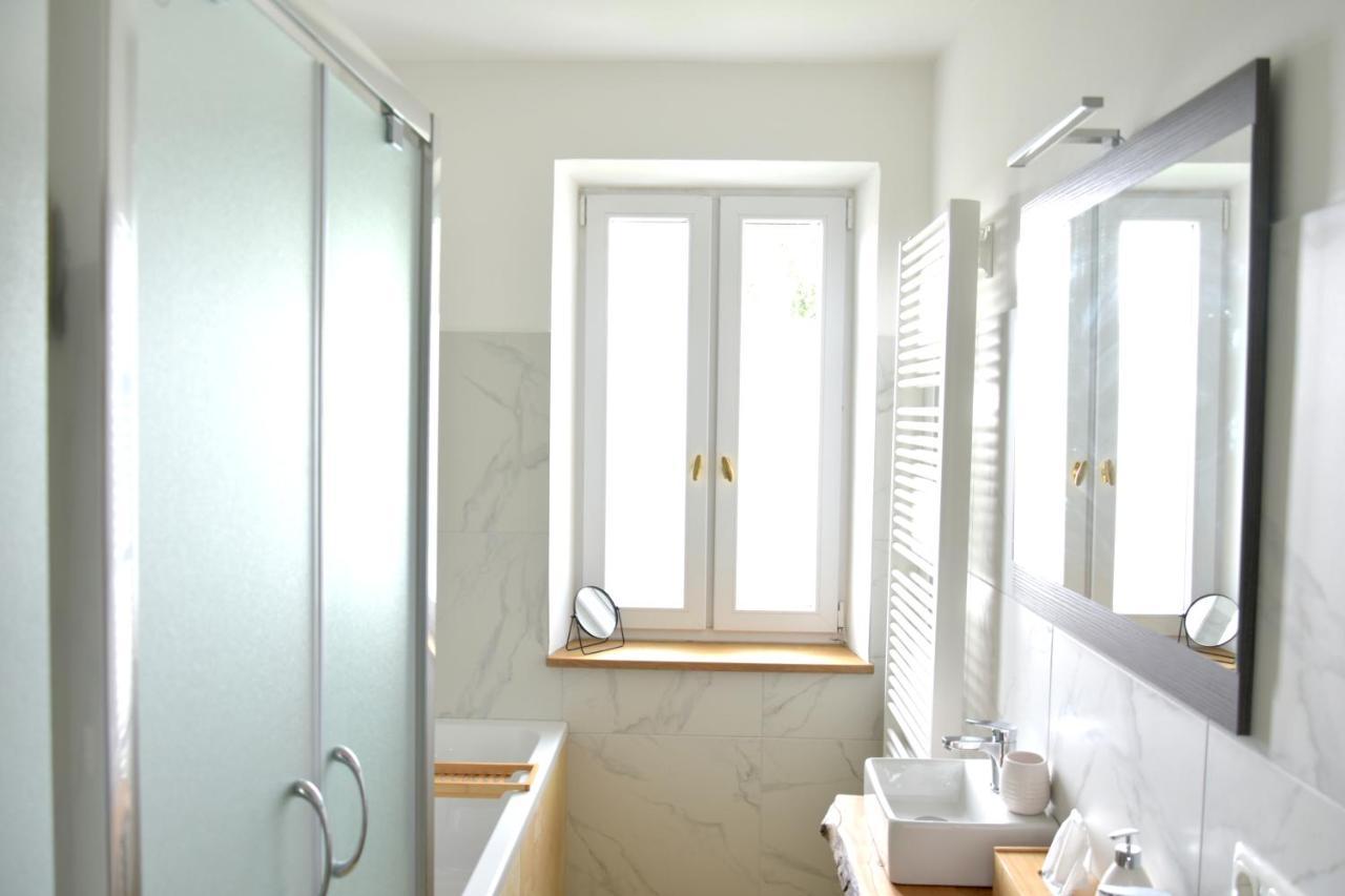 White Midsommar - Stilvolle Wohnung, 3 Schlafzimmer, Wohnzimmer, Kueche Ландсгут Екстер'єр фото